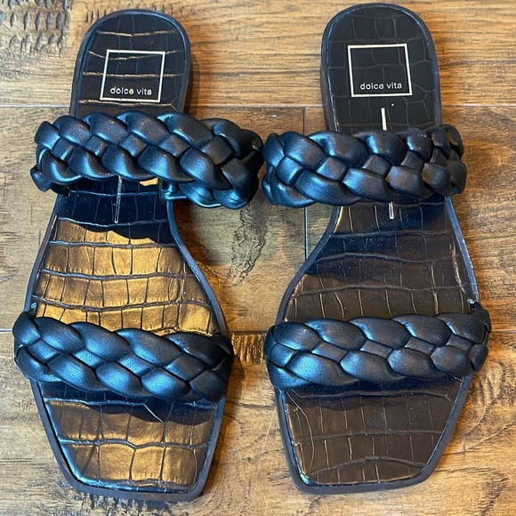 Dolce Vita INDY Flat Sandals - Picture 2 of 3